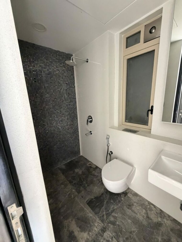 Bathroom, lodha-the-park 3 Bedroom 1254 Sq.Ft. Apartment In Worli Mumbai 10612939