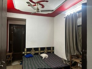Bedroom in 1 RK Apartment at Sainik Farm – for Rent