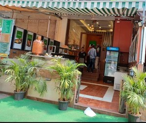Bedroom in  Shop at Thane West – for Rent