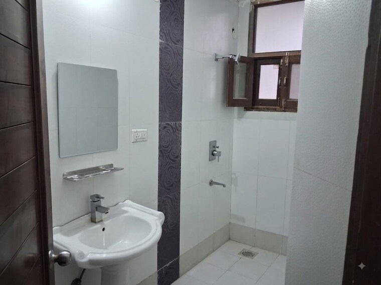 Bathroom, motia-citi-royal-business-park 4 Bedroom 3100 Sq.Ft. Apartment In Ambala Highway Zirakpur 10624278