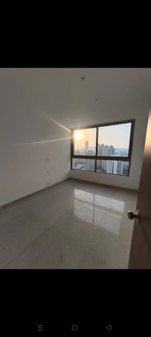 Room in 3 BHK Apartment at Kalpataru Immensa, Kolshet Road – for Sale