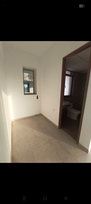 Room in 3 BHK Apartment at Kalpataru Immensa, Kolshet Road – for Sale