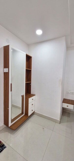 Room in 3 BHK Builder Floor at Kondapur – for Rent