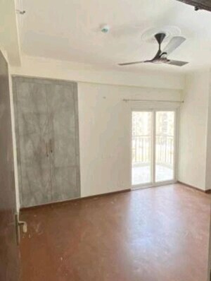 Room in 3 BHK Independent House at RWA Apartments Sector 20, Sector 20 – for Rent