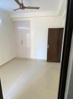 Room in 3 BHK Independent House at RWA Apartments Sector 20, Sector 20 – for Rent