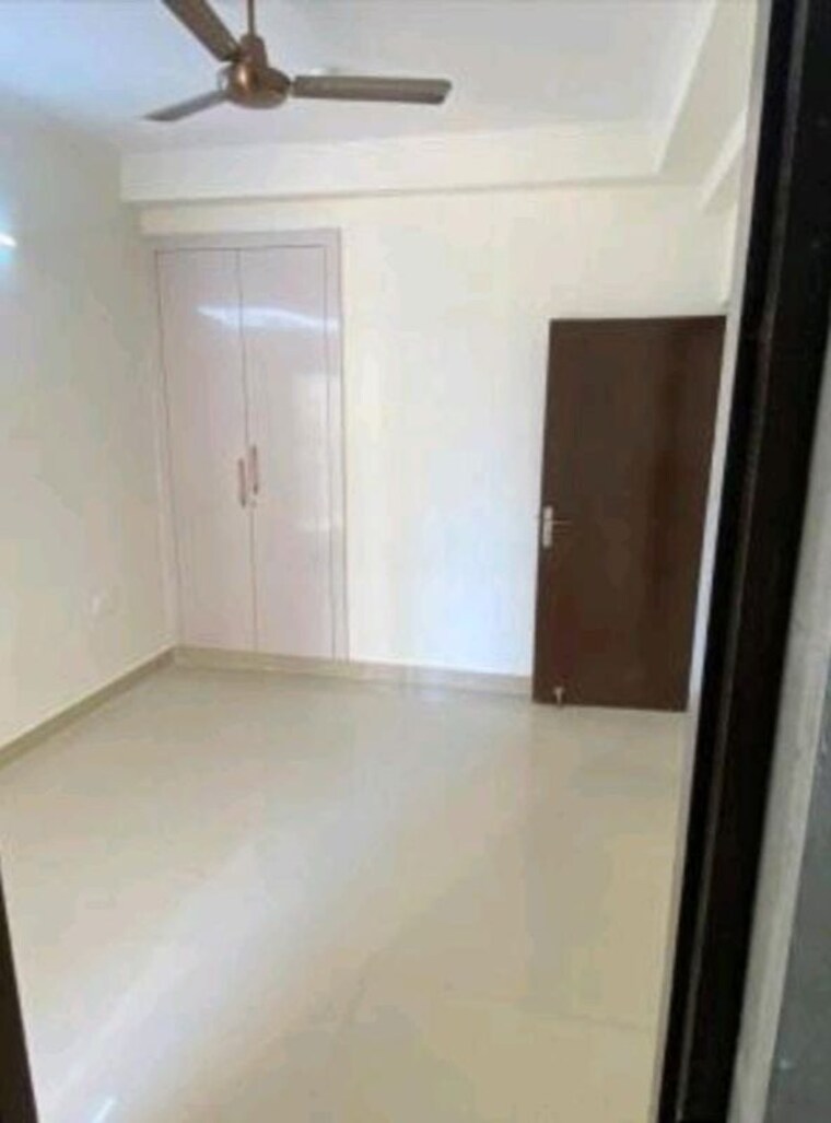 Room, rwa-apartments-sector-20 3 Bedroom 120 Sq.Mt. Independent House In Sector 20 Noida 10624427