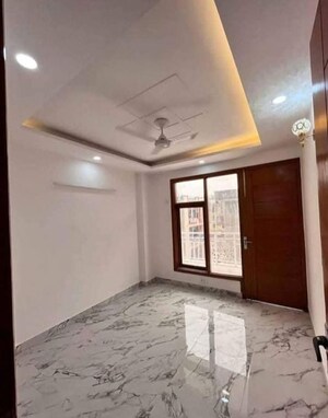Room in 2 BHK Apartment at Chattarpur – for Rent