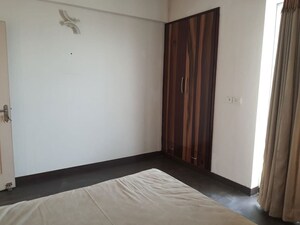 Room in 3.5 BHK Apartment at Orchid Petals, Sector 49 – for Sale
