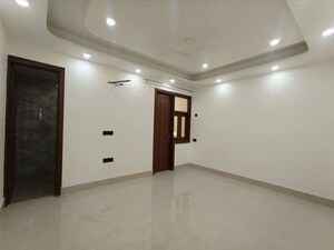 Room in 3 BHK Apartment at Chattarpur – for Rent