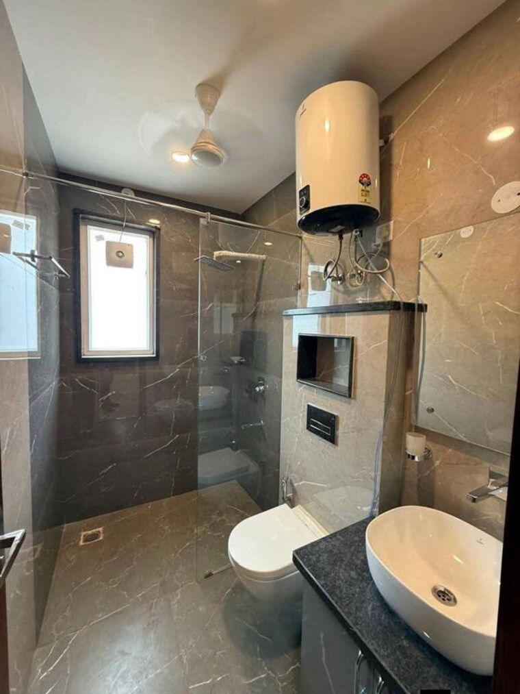 Bathroom, chattarpur 3 Bedroom 1350 Sq.Ft. Apartment In Chattarpur Delhi 10624495