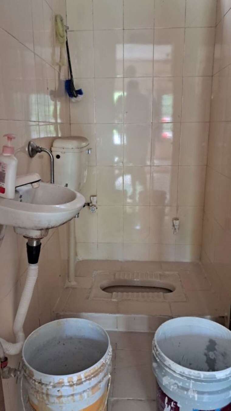 Bathroom, katara hills 2 Bedroom 775 Sq.Ft. Independent House In Katara Hills Bhopal 10624610