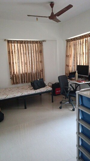 Team Area in 2 BHK Apartment at Gulmohar Queenstown, Kharadi – for Sale