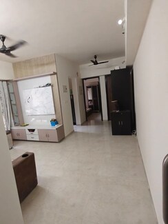 1 BHK + Extra Room Apartment For Rent in Lodha Amara
