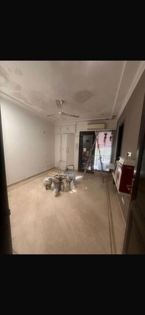 Room in 4 BHK Builder Floor at Greater Kailash I – for Rent