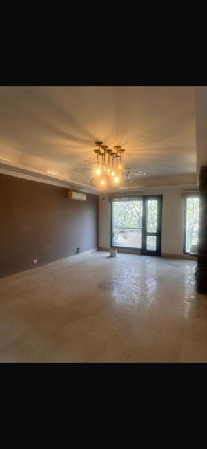 Room in 4 BHK Builder Floor at Greater Kailash I – for Rent