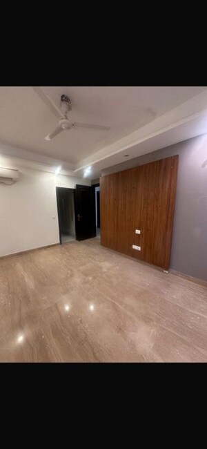 Room in 4 BHK Builder Floor at Greater Kailash I – for Rent