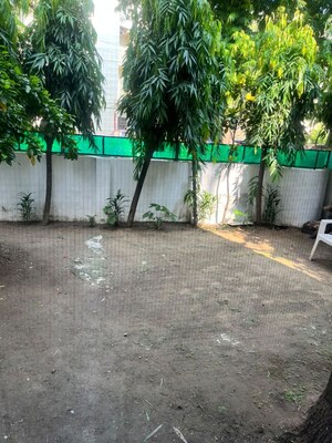 Parking in 3 BHK Builder Floor at Saket – for Rent