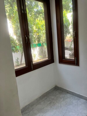 Room in 3 BHK Builder Floor at Saket – for Rent