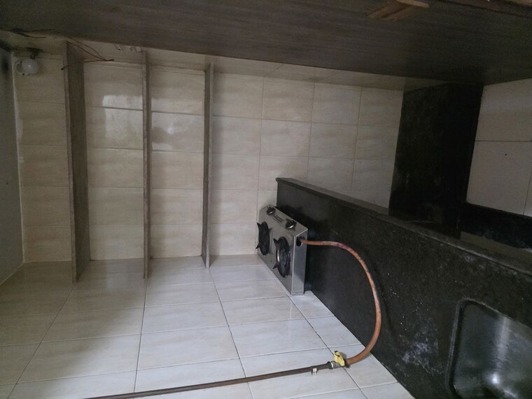  Parking, koteshwar-palace 1 RK 200 Sq.Ft. Apartment In Andheri East Mumbai 10624693