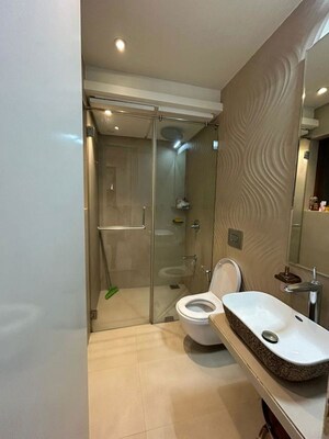 Bathroom in 4 BHK Apartment at Eskay Itus Apartment, Andheri West – for Rent