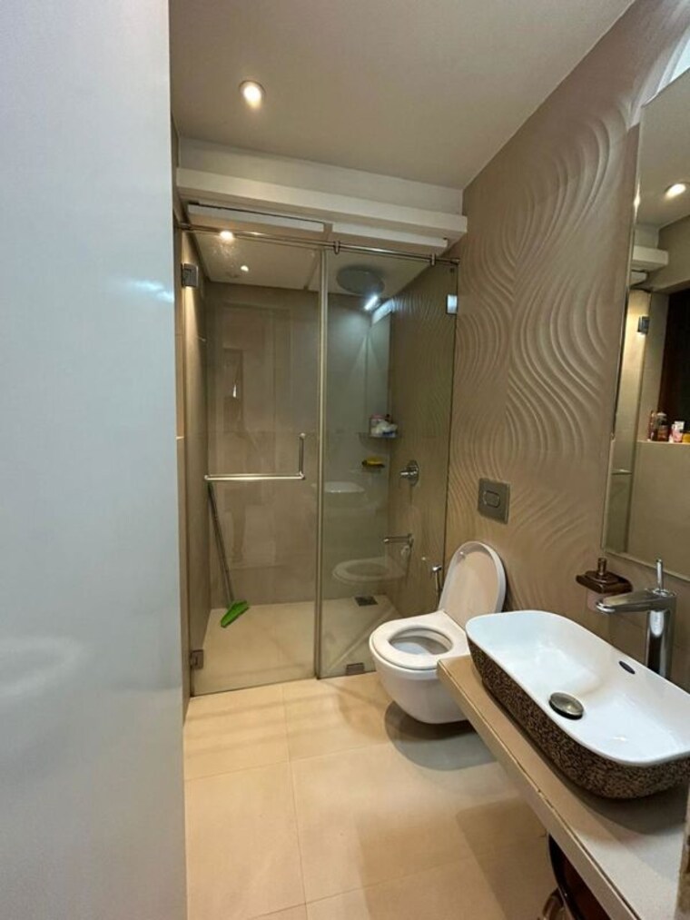 Bathroom, eskay-itus-apartment 4 Bedroom 1300 Sq.Ft. Apartment In Andheri West Mumbai 10624674