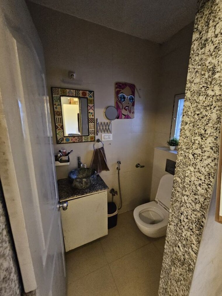Bathroom, eskay-itus-apartment 4 Bedroom 1300 Sq.Ft. Apartment In Andheri West Mumbai 10624674
