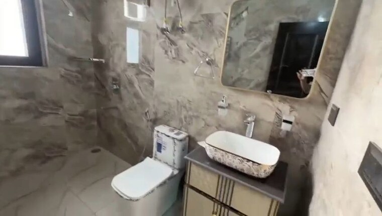 Bathroom, mrs-hi-greens 3 Bedroom 2200 Sq.Ft. Apartment In Kishanpura Zirakpur 10624701