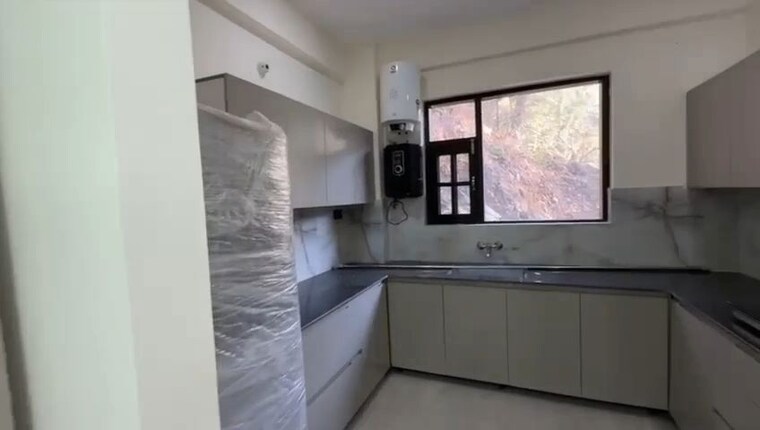 Kitchen, mrs-hi-greens 3 Bedroom 2200 Sq.Ft. Apartment In Kishanpura Zirakpur 10624701