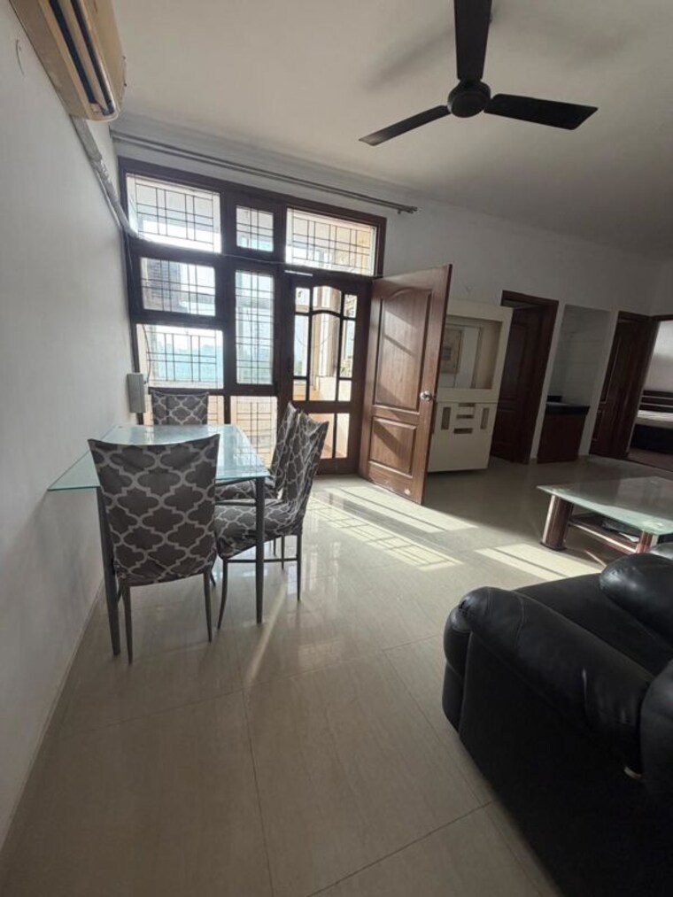 Living Room, raheja-teachers-apartments 3 Bedroom 1570 Sq.Ft. Apartment In Sector 31 Gurgaon 10624696