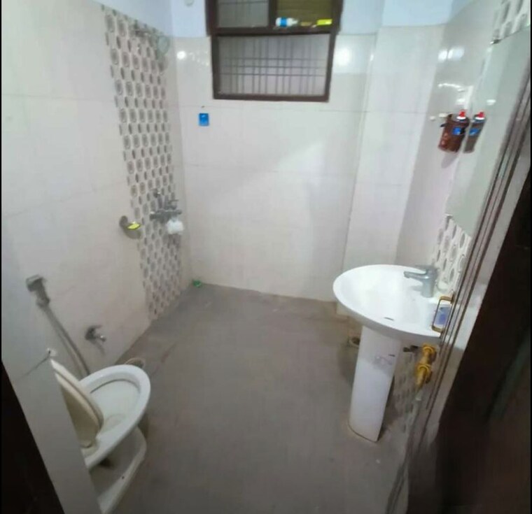 Bathroom, golden-crast-apartment 2 Bedroom 1702 Sq.Ft. Apartment In Butler Colony Lucknow 10624713