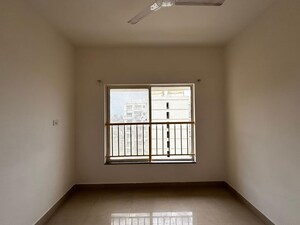 Room in 2 BHK Apartment at PRA The Lake District, Kondhwa – for Rent