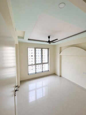 Room in 2 BHK Apartment at Bluebell Apartments, Thane West – for Rent