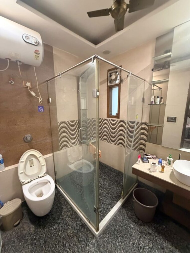 Bathroom, palam vihar 2 Bedroom 520 Sq.Ft. Builder Floor In Palam Vihar Gurgaon 10624747