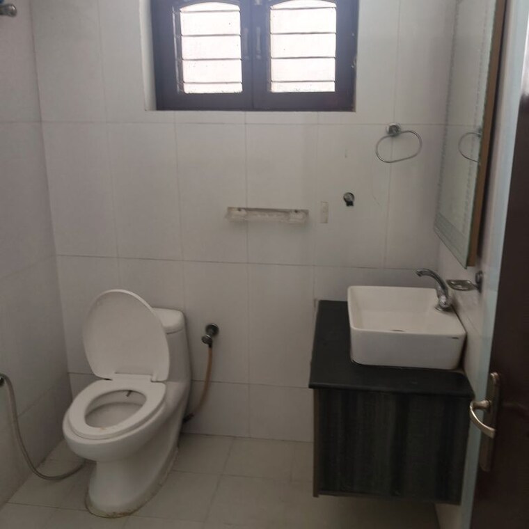 Bathroom, sector 9 2 Bedroom 1750 Sq.Ft. Builder Floor In Sector 9 Gurgaon 10624800