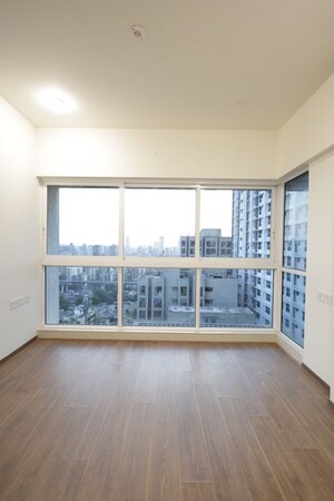 Room in 2 BHK Apartment at Sunteck City Avenue 1, Goregaon West – for Rent