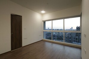 Room in 2 BHK Apartment at Sunteck City Avenue 1, Goregaon West – for Rent