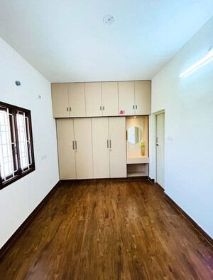 Room in 3 BHK Apartment at Aparna Zenon, Puppalaguda – for Rent