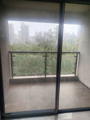 Room in 3 BHK Apartment at RNA Continental, Chembur – for Rent