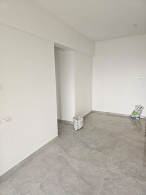 Room in 3 BHK Apartment at RNA Continental, Chembur – for Rent