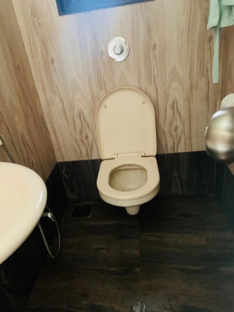 Bathroom, majestic-avighna 2 Bedroom 1000 Sq.Ft. Apartment In Chembur Mumbai 10624870