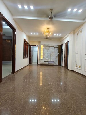 Room in 3 BHK Apartment at Prateek Grand City, Siddharth Vihar – for Sale