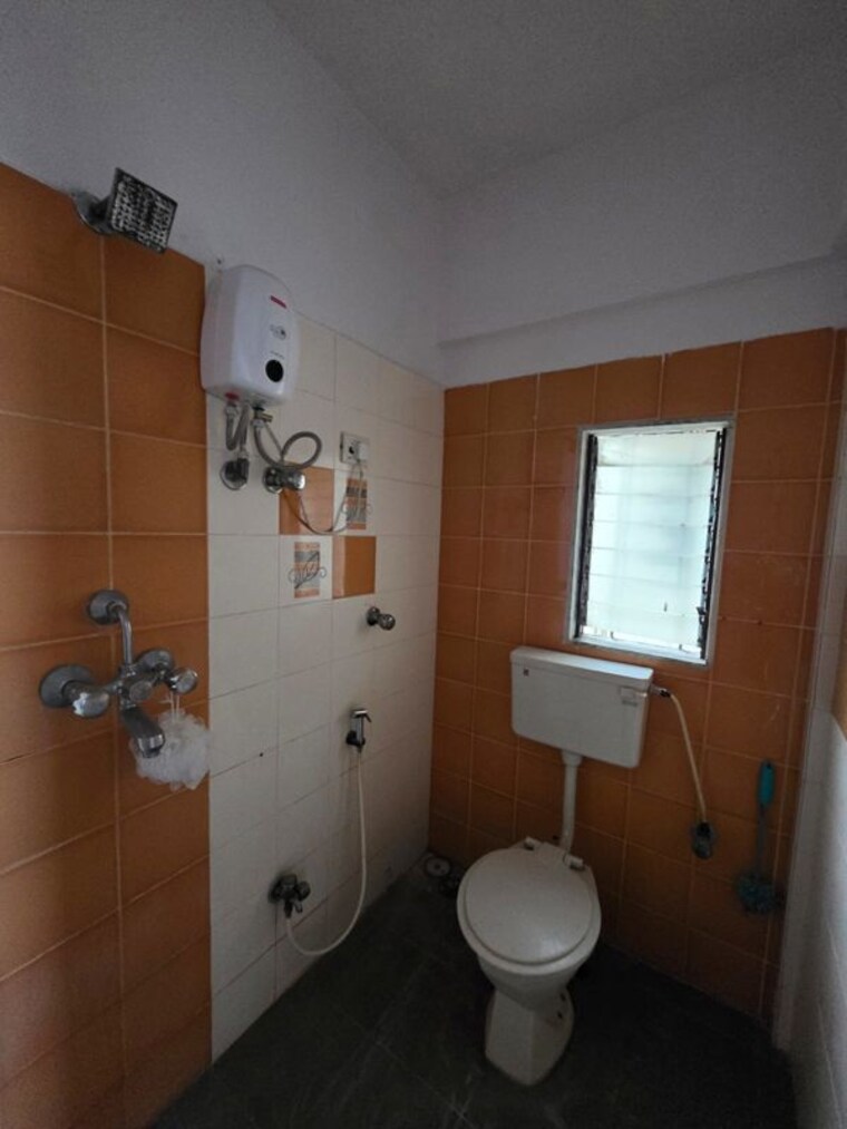 Bathroom, aastha-heights 2 Bedroom 950 Sq.Ft. Apartment In Goregaon West Mumbai 10624898
