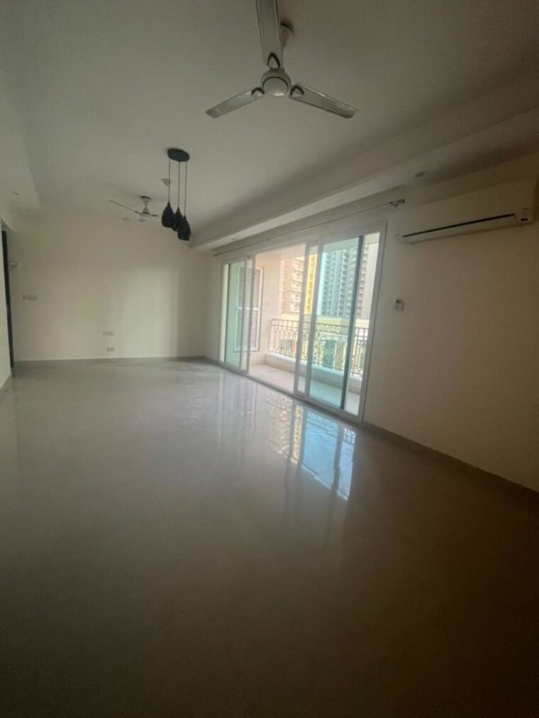 Room, mahagun-mirabella 2.5 Bedroom 1400 Sq.Ft. Apartment In Sector 79 Noida 10624903