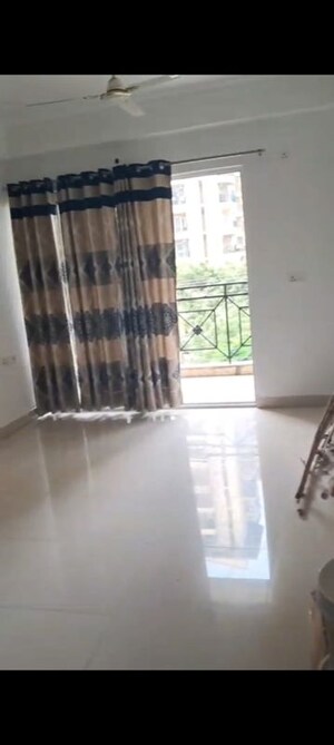 2.5 BHK Apartment For Rent in Mahagun Moderne, Sector 78