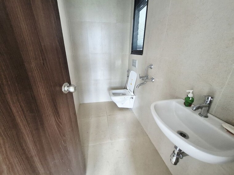 Bathroom, runwal-my-city-phase-ii-cluster-05 1.5 Bedroom 550 Sq.Ft. Apartment In Dombivli East Thane 10624956