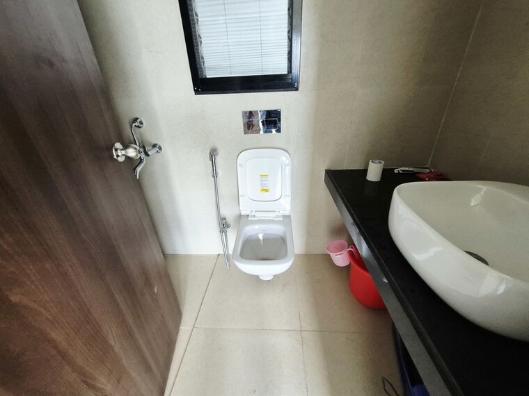 Bathroom, runwal-my-city-phase-ii-cluster-05 1.5 Bedroom 550 Sq.Ft. Apartment In Dombivli East Thane 10624956