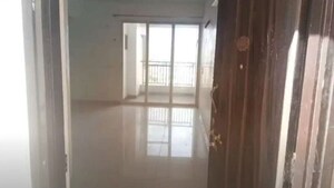 Room in 3 BHK Apartment at Central Area – for Rent