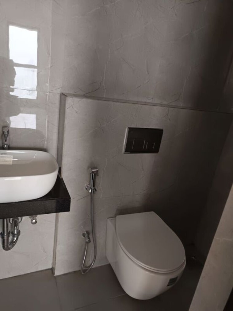Bathroom, raymond-ten-x-habitat 2 Bedroom 750 Sq.Ft. Apartment In Pokhran Road No Two Thane 10624965
