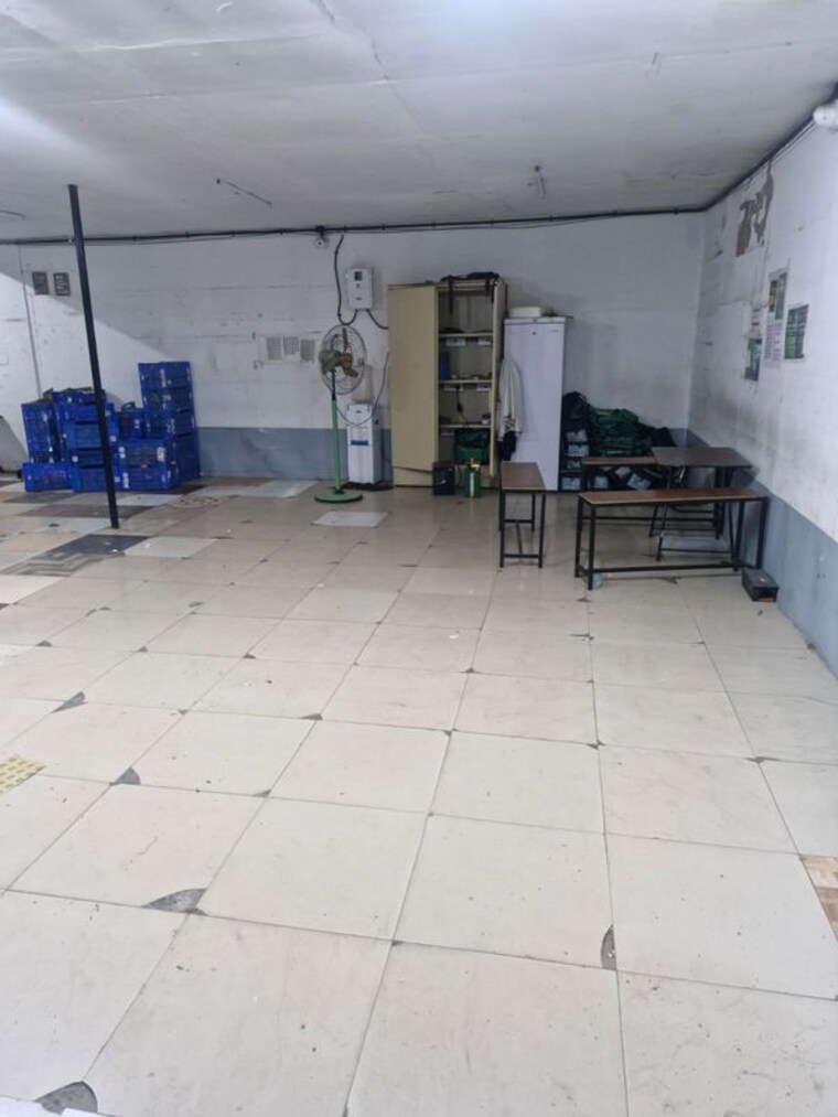  Parking, tingre nagar Commercial Warehouse 3000 Sq.Ft. In Tingre Nagar Pune 10624978