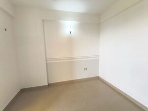 Room in 3 BHK Apartment at ROF Amaltas, Sector 92 – for Sale